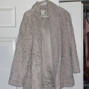 Fuzzy Aritzia coat-perfect condition